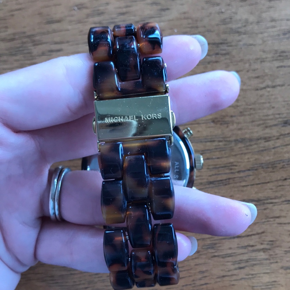Michael Kors tortoise watch - Picture 4 of 4